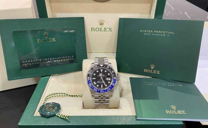 ROLEX GMT MASTER II BATMAN JUBILEE CERAMIQUE BLUE ET NOIR 